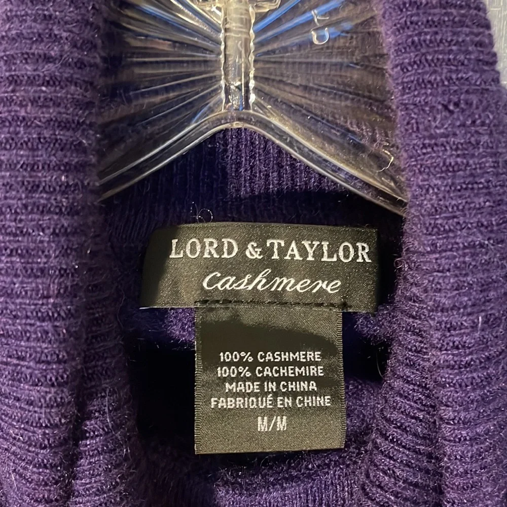 LORD & TAYLOR 100% Cashmere Turtleneck